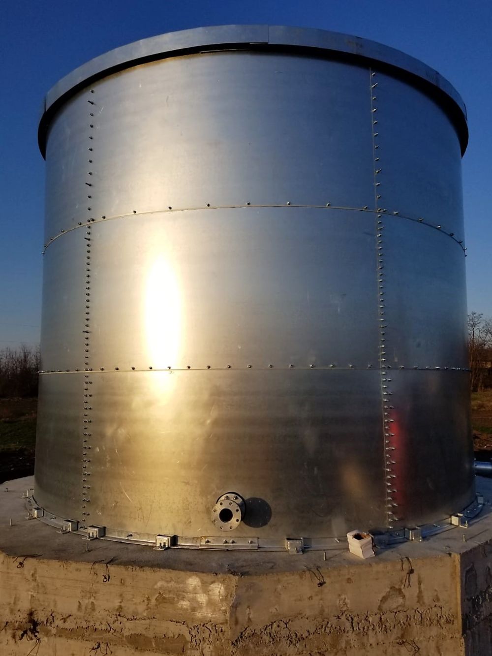 Cylindrical metallic tanks GenMod 56
