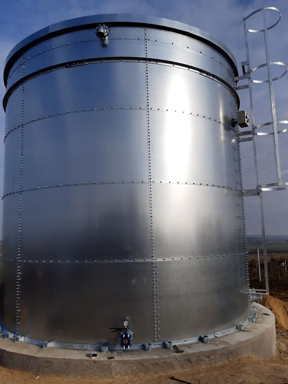 Cylindrical metallic tanks GenMod 15